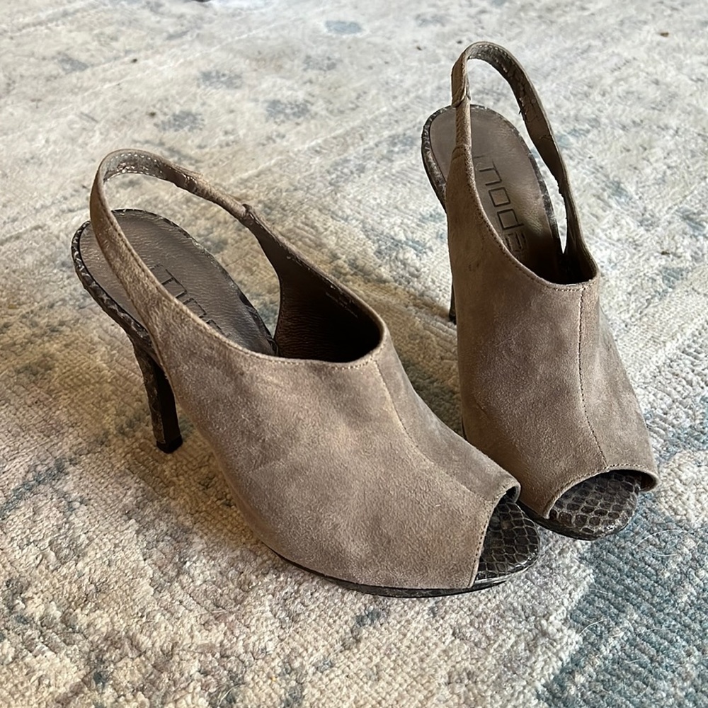 Moda Grey Slingback Heels